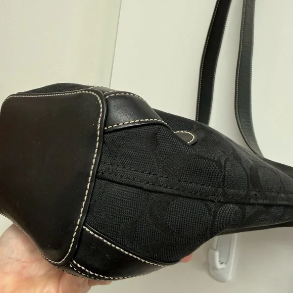 COACH #6076 Black Signature Jacquard Bucket Hobo Shoulder Bag EUC - Picture 6 of 16